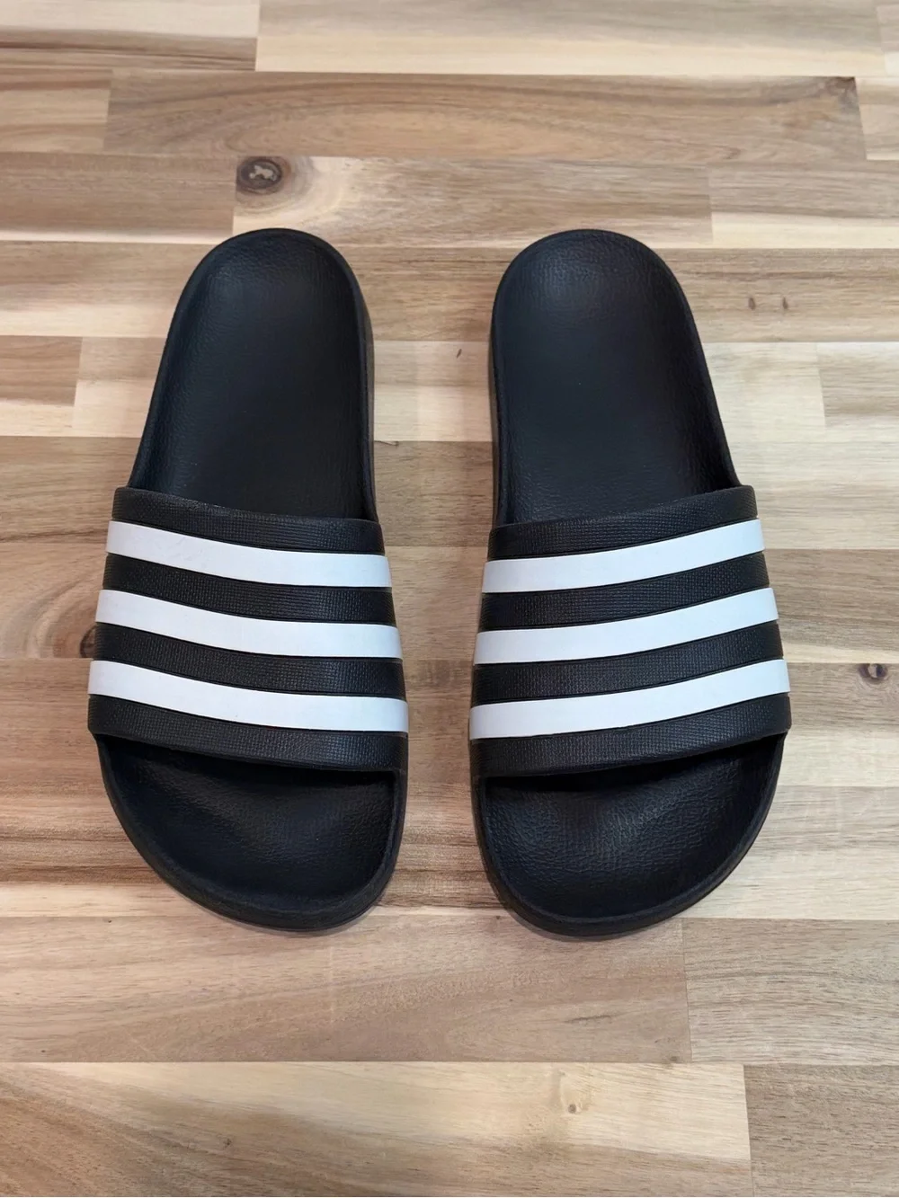 Adidas Adilette Aqua Slides Unisex Sandals Black White | Size 9 Men’s/10 Women’s